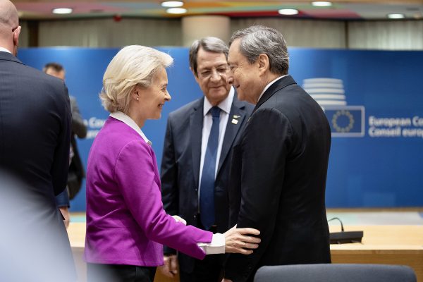 Mario Draghi, Ursula von der Leyen, foto Governo.it licenza CC-BY-NC-SA 3.0 IT