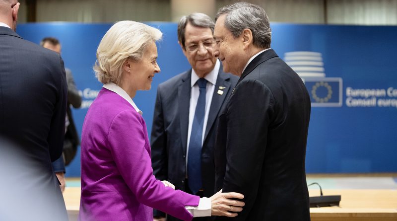 Mario Draghi, Ursula von der Leyen, foto Governo.it licenza CC-BY-NC-SA 3.0 IT