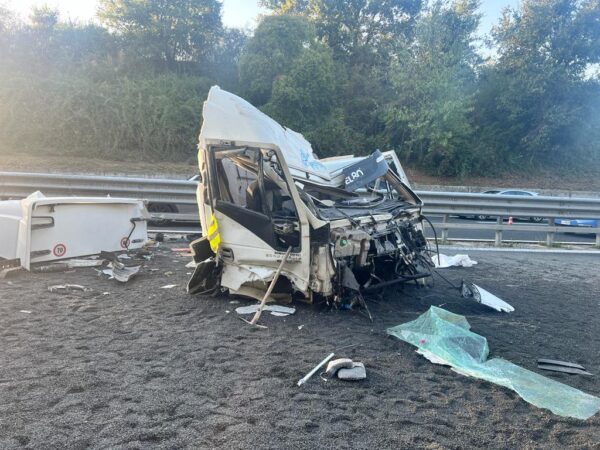 Incidente stradale, foto polizia di stato